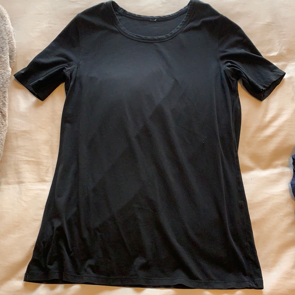 Lululemon black short sleeve shirt size 6